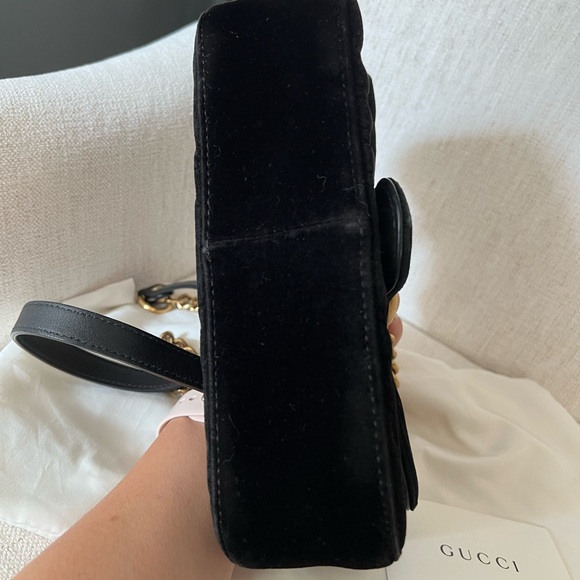Gucci Marmont Black Velvet Matelasse GG Mini Crossbody Bag - Picture 4 of 14